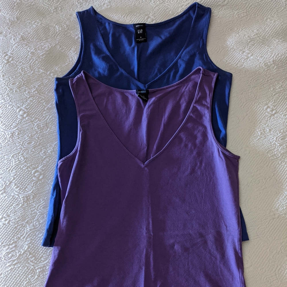 Two Gap V-neck Tanks